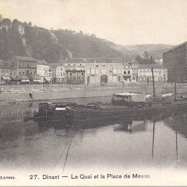 Carte postale avec péniche